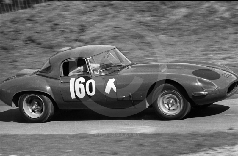  Bob Jennings, Jaguar E type, Wills Trophy meeting, Prescott, May 1968, 2nd in class