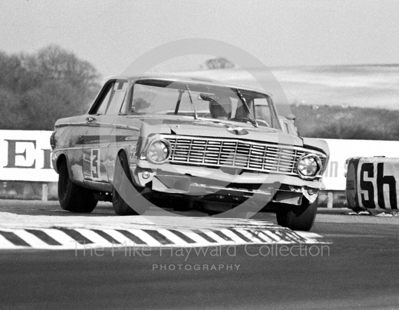 Martin Birrane, Ford Falcon, Thruxton Easter Monday meeting 1969.
