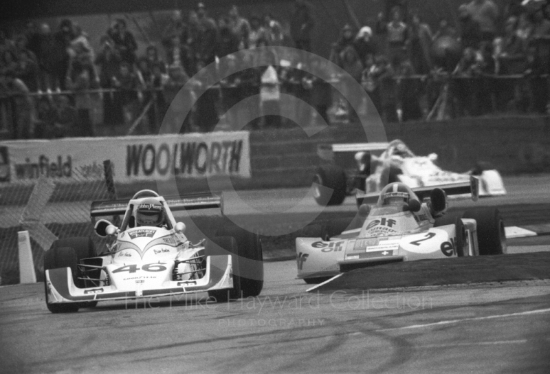 Brian Henton, Donington Collection Wheatcroft 002 (Pilbeam R18)&nbsp;Ford BDA, leads Jean-Pierre Jabouille, Equipe Elf Switzerland (Jabouille 2J)&nbsp;BMW, BRDC European Formula 2 race, Silverstone 1975.
