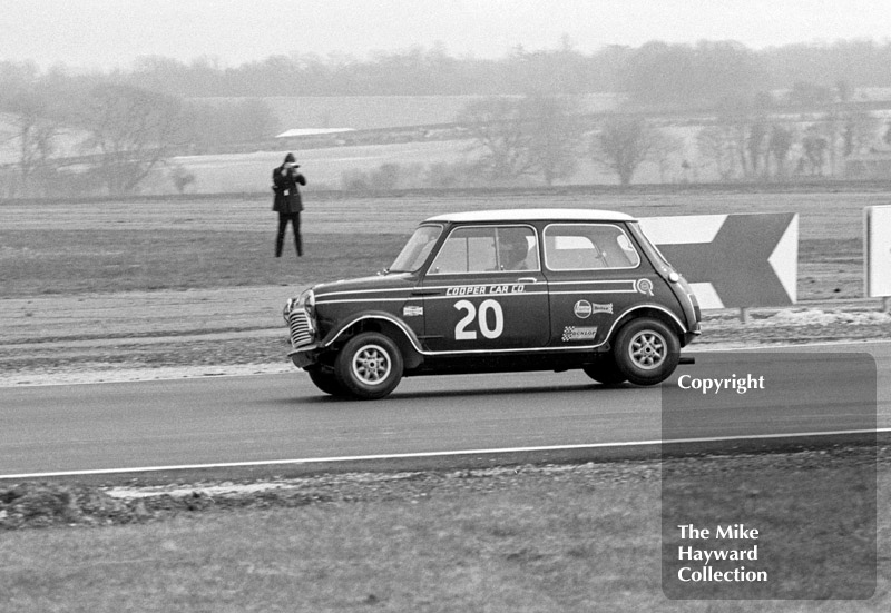 John Rhodes, Mini Cooper S, Thruxton, Easter Monday meeting, 1968.
