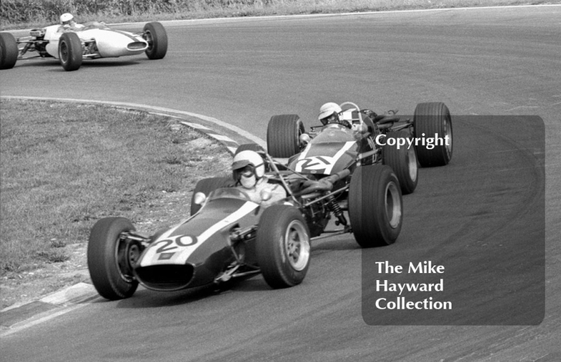 Bob Gerard entrants John Cardwell, Cooper T84 (F2-1-67) and Mike Beckwith, Cooper T82 (F2-1-66),&nbsp;Druids Hairpin, Guards European F2 Championship, Brands Hatch, 1967.
