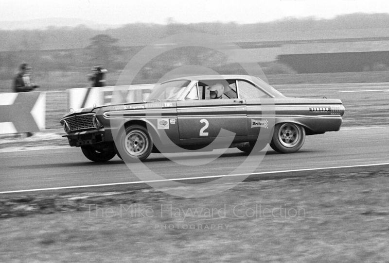 Brian Muir, Bill Shaw Racing Ford Falcon Sprint, Easter Monday meeting, Thruxton, 1968.
