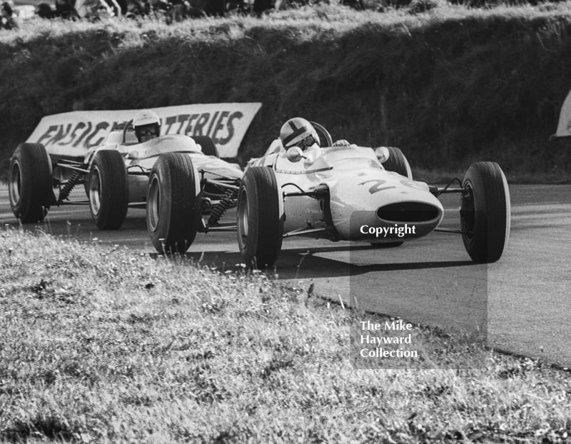 Bernard Collomb, Lotus 35, Cosworth ahead of Brian Hart's Lotus 35, at&nbsp;Knickerbrook, Oulton Park Gold Cup, 1965
