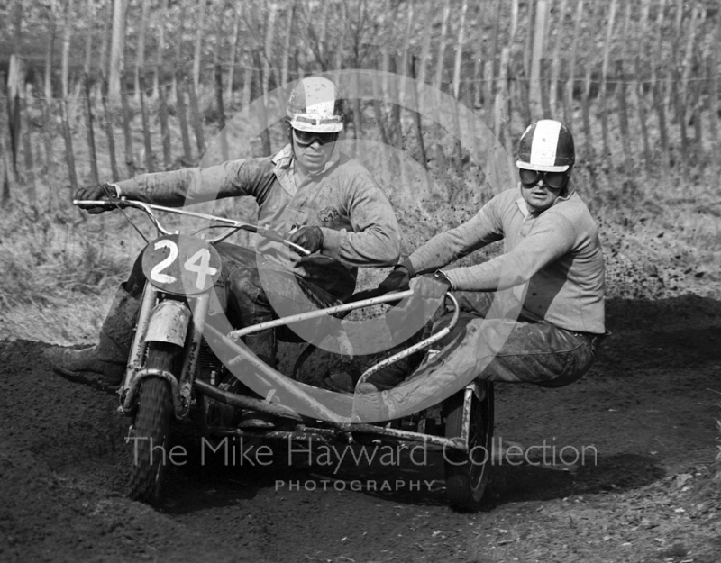 D Fleming, Tribsa 650, ACU British Scramble Sidecar Drivers Championship, Hawkstone Park, 1969.