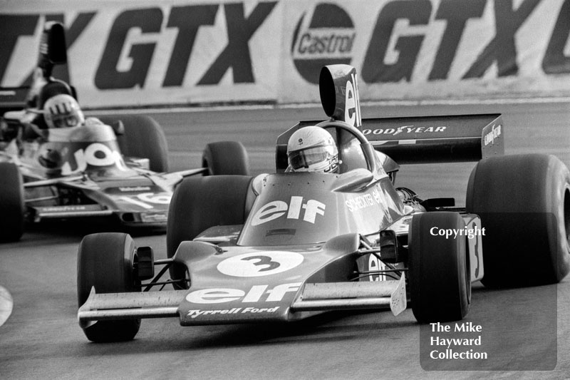 Jody Scheckter, Tyrrell 007, followed by Tom Pryce, Shadow&nbsp;DN5, 1975 Race Of Champions, Brands Hatch.
