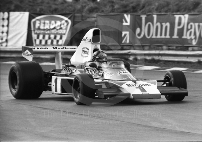 Emerson Fittipaldi, McLaren M23, Brands Hatch, Race of Champions 1975.
