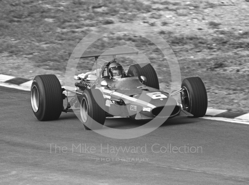 Jacky Ickx, Ferrari V12&nbsp;312 0009, at Paddock Bend, British Grand Prix, Brands Hatch, 1968.
