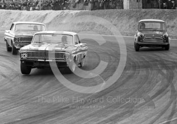 Brian Muir, Ford Falcon, ahead of Roy Pierpoint, Ford Falcon, and Robin Searle, Mini Cooper S, Thruxton Easter Monday meeting 1968.
