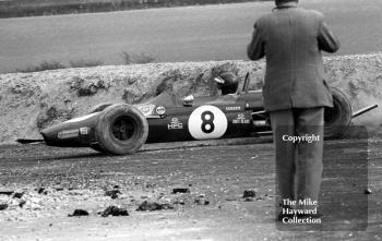 Jochen Rindt, Brabham BT23C, recovers from a spin at the chicane, Thruxton, Easter Monday 1968.
