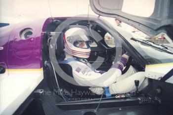 Martin Brundle, Jaguar XJR-11, Shell BDRC Empire Trophy, Round 3 of the World Sports Prototype Championship, Silverstone, 1990.
