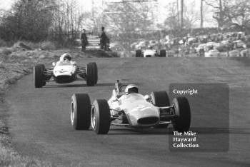 Peter Gethin, Sports Motors Chevron B9, leads Mike Walker, Chequered Flag/Scalextric McLaren M4A, BRSCC Trophy, Formula 3, Oulton Park, 1968.
