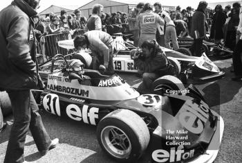 Jacques Laffite, Ecurie Elf Ambrozium Martini Mk 16 BMW, Thruxton, Easter Monday 1975.
