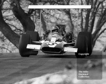 David Hobbs, TS Research and Development Surtees TS5/003 Chevrolet V8 - fastest in practice, 2nd in race - at Lodge Corner, F5000 Guards Trophy, Oulton Park, April 1969
