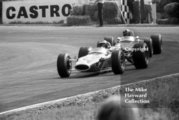 Jackie Oliver, Lotus 48 (R48-3), ahead of team mate Graham Hill (R48-2), Guards European F2 Championship, Brands Hatch, 1967.
