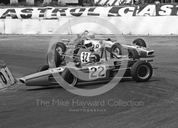 Malcolm Brown, Lola T200,Tony Hansen, Brabham BT21B, Roderick Smith, Palliser WDF2, Formula Ford, Mallory Park, May, 1971
