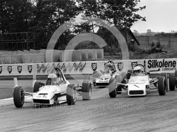 The Howitt Printing European Formula 2 meeting, held at Donington Park in 1981, included a race for Formula Ford cars.
