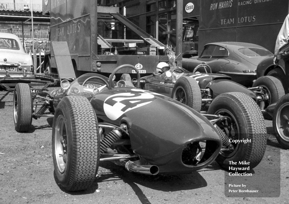 Lotus 27, Mike Spence and Brabham BT6, Denny Hulme, Crystal Palace, Formula Junior Anerley Trophy, June 3 1963.
