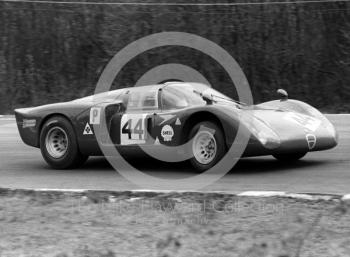 Nanni Galli/Giancarlo Baghetti, Autodelta Alfa Romeo T33/2, 1968 BOAC 500, Brands Hatch
