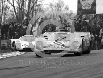 Gijs van Lennep/Gerard Larrousse, Martini Rossi Racing Team Porsche 917K, and Ken Walker/John Bridges, Red Rose Racing Chevron B16, Brands Hatch, BOAC 1000k 1971.
