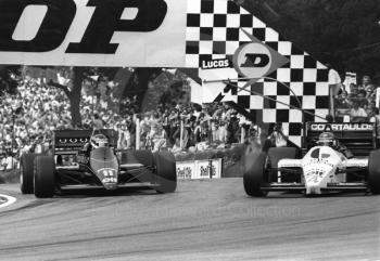 Johnny Dumfries, Lotus 98T, and Philippe Streiff, Tyrrell 015, Brands Hatch, 1986 British Grand Prix.
