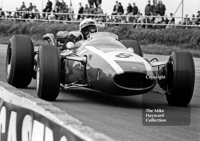 Jo Bonnier, Cooper Maserati V12 T81, Copse Corner, Silverstone International Trophy, 1966.