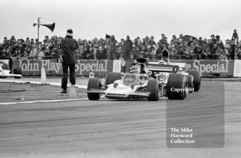 Ronnie Peterson, JPS Lotus 72E, closely followed by Jackie Stewart, Tyrrell 006/2, Silverstone, 1973 International Trophy.
