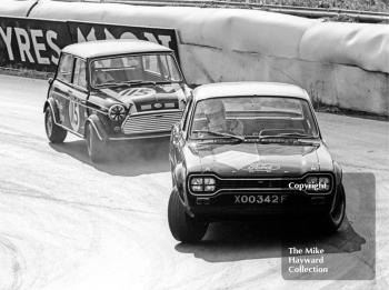 John Fitzpatrick, Broadspeed Ford Escort (XOO 342F) and John Rhodes, Cooper Car Company Mini Cooper S, Mallory Park, BRSCC 4000 Guineas 1968.
