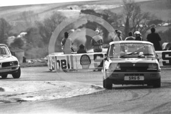 Brian Muir, Renault Elf Competitions Renault 5LS (SRG 5), Tricentrol British Touring Car Championship, F2 International meeting, Thruxton, 1977.
