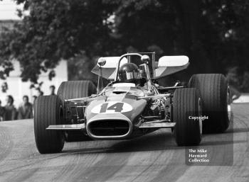 Jackie Oliver, F5000 Lola T142, Oulton Park Gold Cup 1969.