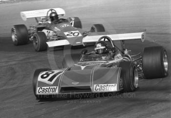 Peter Gethin, Chevron B20, and Brett Lunger, Peter Bloor March 722-11, Mallory Park, Formula 2, 1972.
