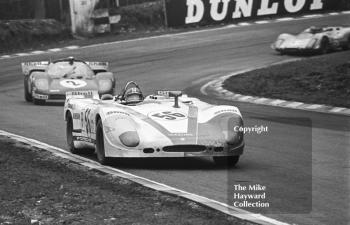 Gerhard Koch/Gerard Larrousse, Martini Porsche 908, followed by Chris Amon/Arturo Merzario, Ferrari 512S, BOAC 1000kms, Brands Hatch, 1970.
