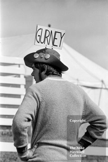 Dan Gurney fan at the 1970 British Grand Prix, Brands Hatch.
