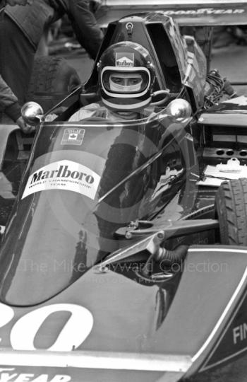 Jacky Ickx, Wolf Williams FW05, on the grid at the Race of Champions, Brands Hatch, 1976.
