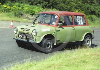 Jayne Simpkin, Austin Mini, reg no WDM 379, Hagley and District Light Car Club meeting, Loton Park Hill Climb, July 2000.