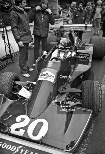 Jacky Ickx, Wolf Williams FW05 in the pits at the Race of Champions, Brands Hatch, 1976.
