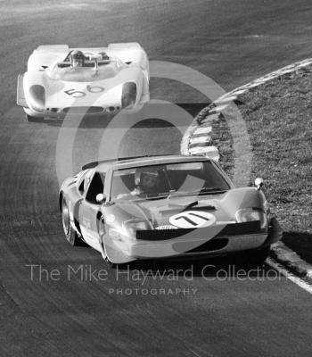 John Miles/Brian Muir, Gold Leaf Team Lotus Europa 62, and Hans Herrmann/Rolf Stommelen, Porsche 908, Brands Hatch, BOAC 500 1969.
