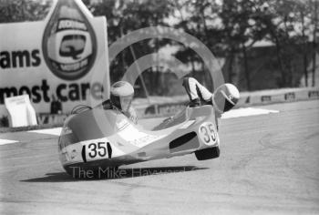Bruce Ford-Dunn, Dave Mawson, 700 Yamaha, John Player international sidecar race, Donington Park, April 1982.