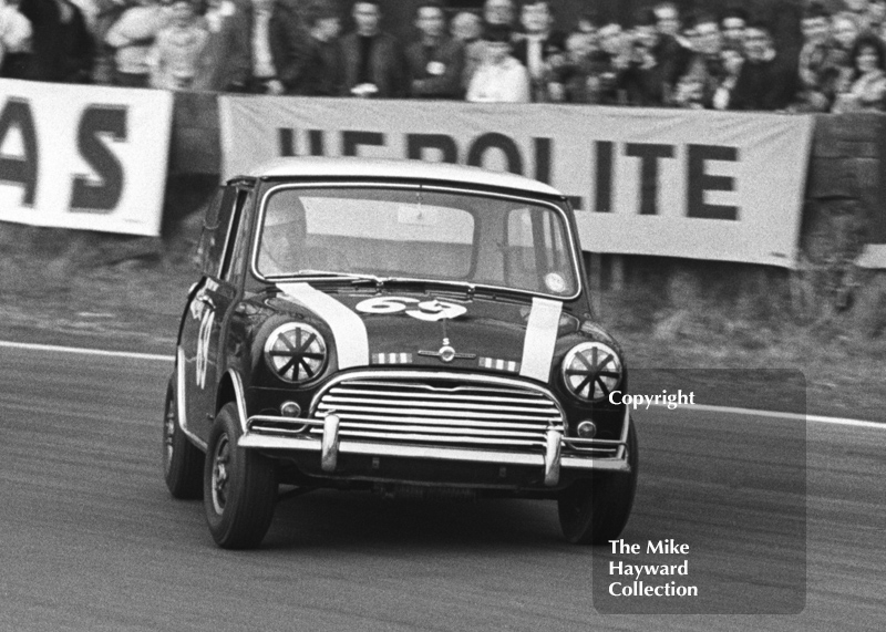 John Rhodes, Cooper Car Company Mini Cooper S, Old Hall Corner, Oulton Park Spring Race Meeting, 1965