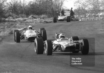 Chris Craft, Tecno 68, leads Morris Nunn, Astrali Lotus 41, at Island Bend, BRSCC Trophy, Formula 3, Oulton Park, 1968.
