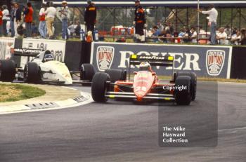 Gerhard Berger, Ferrari F187, Philippe Streiff, Tyrrell Ford DG016, Silverstone, 1987 British Grand Prix.
