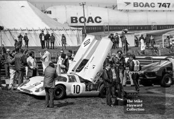 Pedro Rodriguez, in picture with sunglasses, with the winning JW Porsche 917. Also to be spotted in the picture are Jo Siffert, Jack Brabham and photographer David Phipps, BOAC 1000kms, Brands Hatch, 1970
