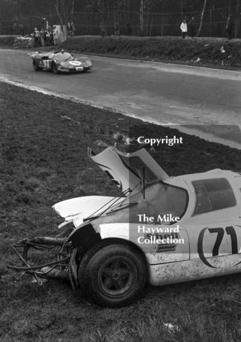 Hans-Dieter Blatzheim, Ernst Kraus, Porsche 907 #22, Chris Amon, Arturo Merzario, Ferrari 512 S Spyder, Brands Hatch BOAC 1000k 1970.
