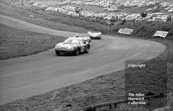 David Piper, Ferrari 250LM, Tommy Hitchcock, Brabham BT8, 1965 Tourist Trophy, Oulton Park.
