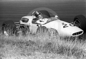 Chris Lambert, McKechnie Racing Brabham BT21/23, at Esso Bend before running out of fuel on lap 42, Oulton Park, Guards International Gold Cup, 1967.
