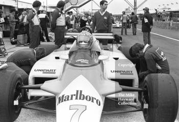 John Watsonin the pits, Marlboro McLaren MP4, Silverstone, British Grand Prix 1981.
