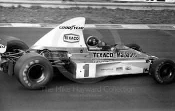 Emerson Fittipaldi, McLaren M23, Brands Hatch, Race of Champions 1975.
