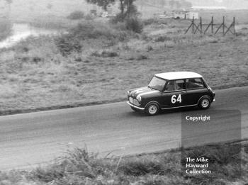 Tim Mayer, Mini Cooper, 1963 Gold Cup, Oulton Park.
