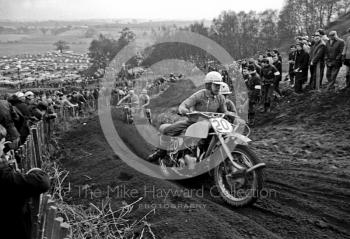 D Brooks, Wasp 650, ACU British Scramble Sidecar Drivers Championship, Hawkstone Park, 1969.