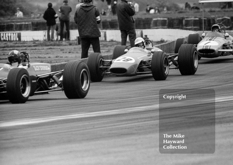 Chris Craft, Tenco 68, Tim Schenken, Chevron B9, Peter Westbury, Brabham BT21B, 1968 Martini Trophy, Silverstone.
