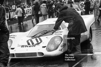 Vic Elford/Denny Hulme Porsche 917, on the grid, BOAC 1000kms, Brands Hatch, 1970
